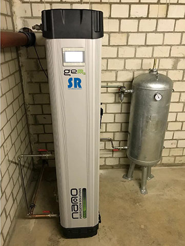 SR超高純度氮氣發生器可以產出99.999%的高純氮氣