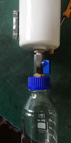 SR醫用中心吸引系統除菌過濾器底部配有積液瓶 SR醫用中心吸引系統除菌過濾器底部配有積液瓶