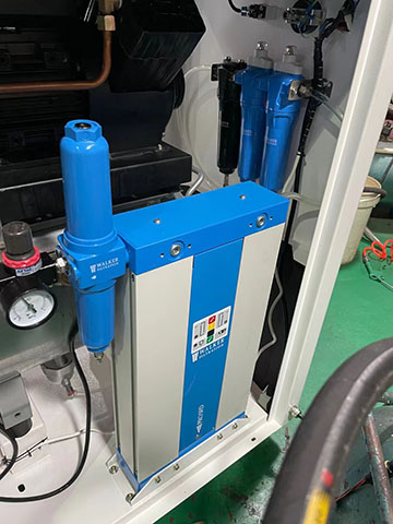 WALKER雙聯過濾器安裝在WALKER吸干機之后